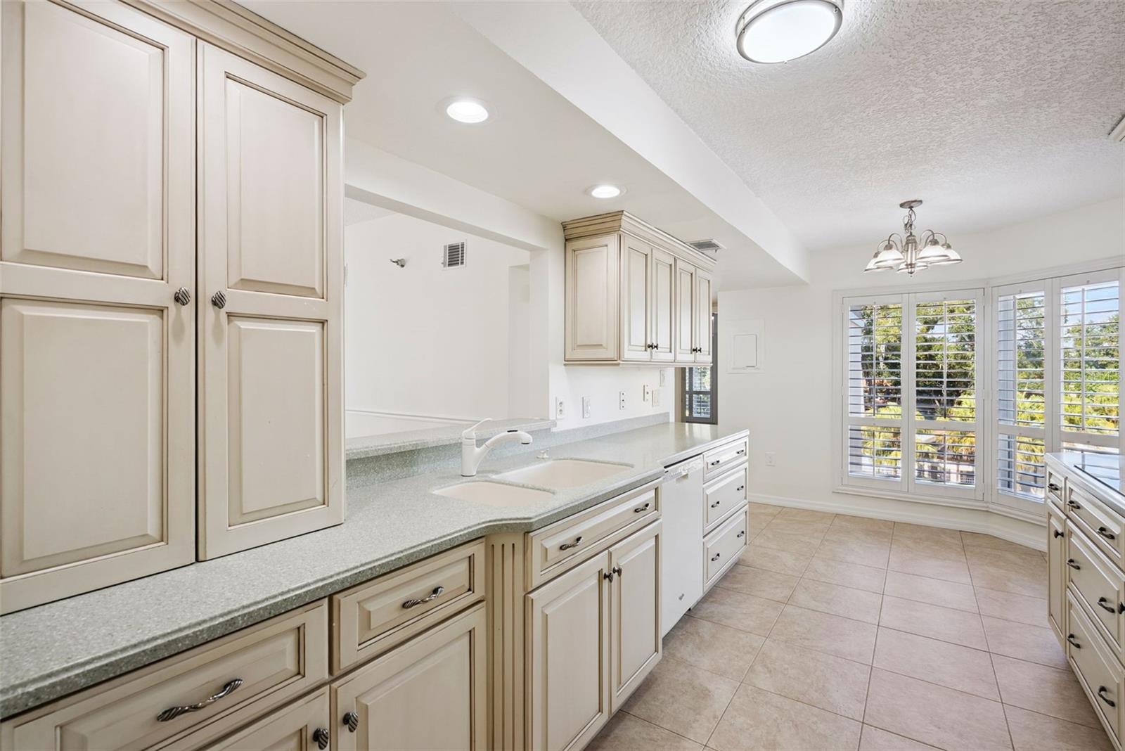 MOORINGS ON LAKE MAITLAND CONDO - Residential Lease