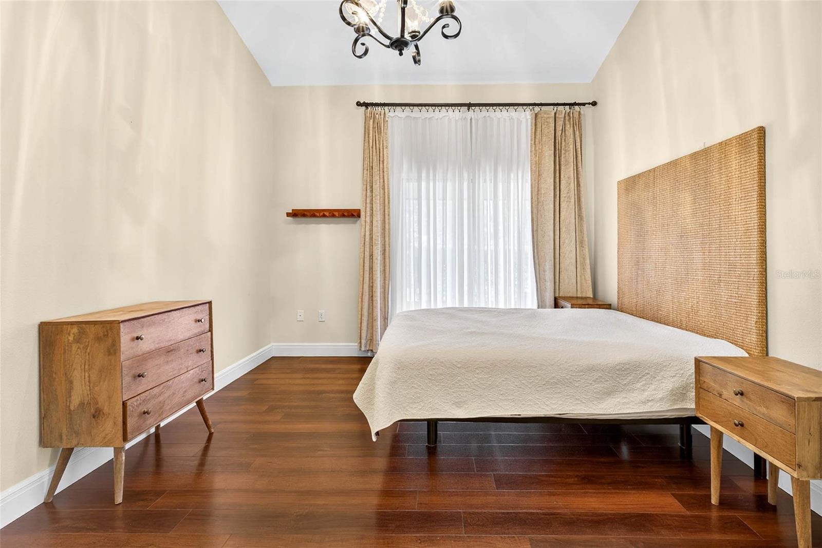 BRENTWOOD PARK - Residential Lease