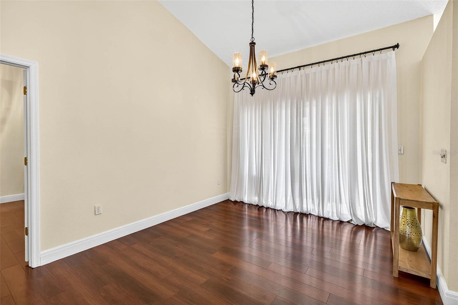 BRENTWOOD PARK - Residential Lease