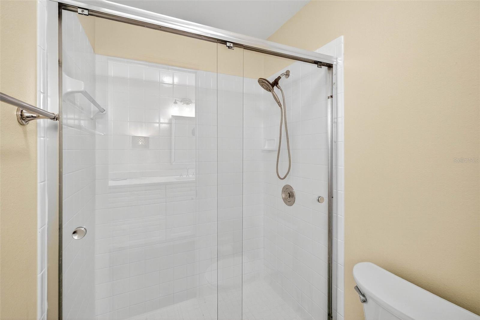 BRENTWOOD PARK - Residential Lease