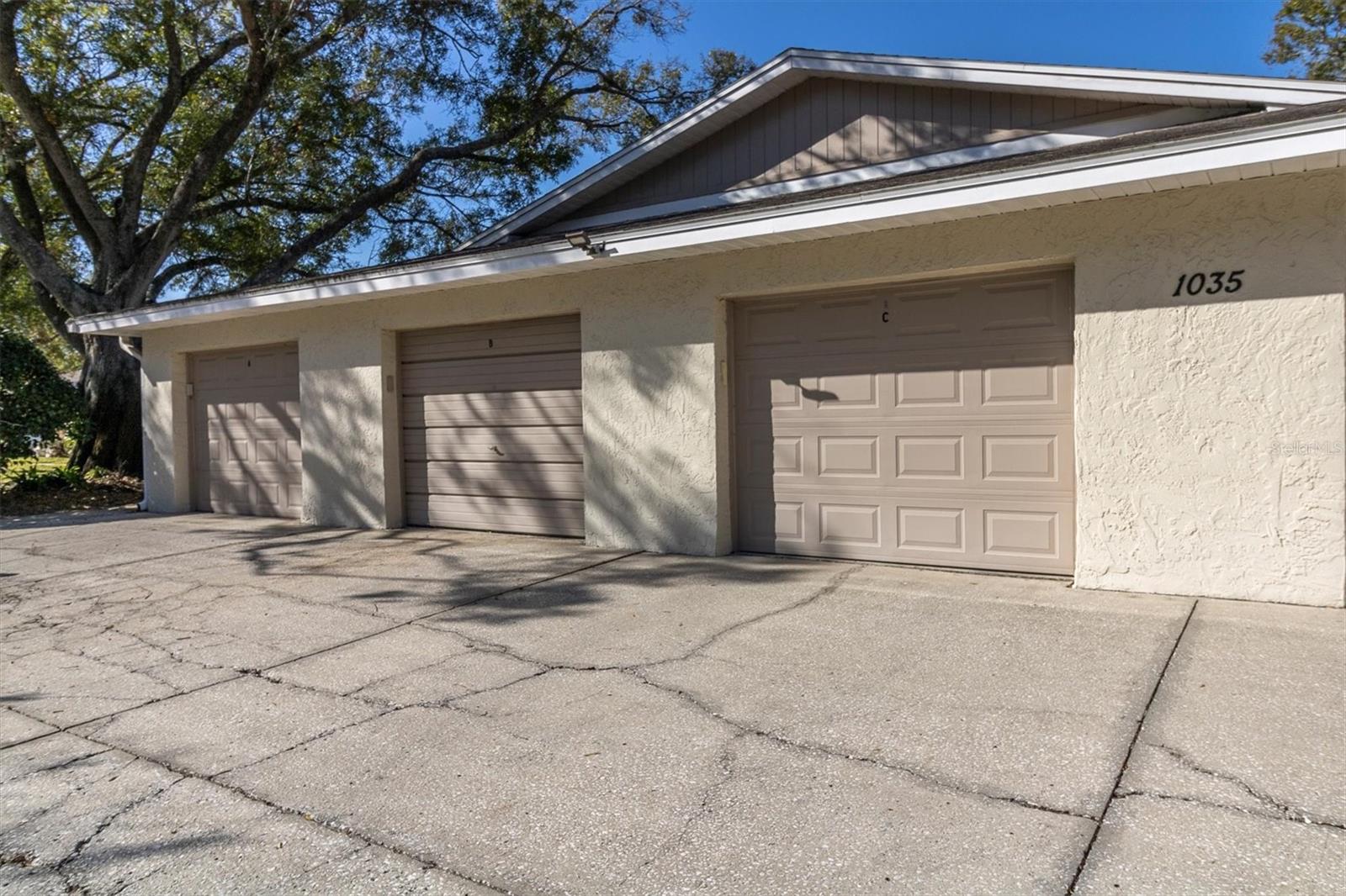 HIGHLAND LAKES VILLAS ON THE GREEN - Residential