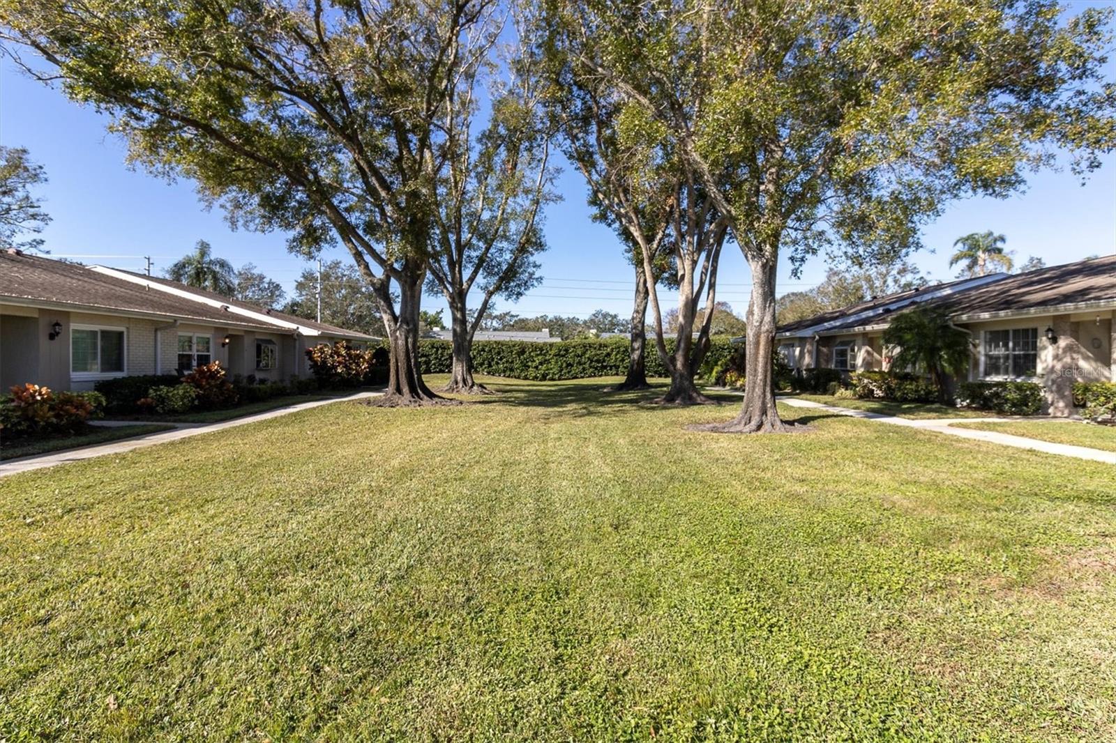 HIGHLAND LAKES VILLAS ON THE GREEN - Residential