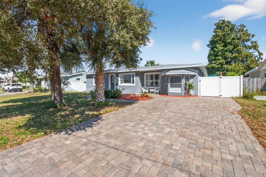 Photo of 4311 25th Avenue N, St Petersburg, FL 33713 (MLS # TB8433443)