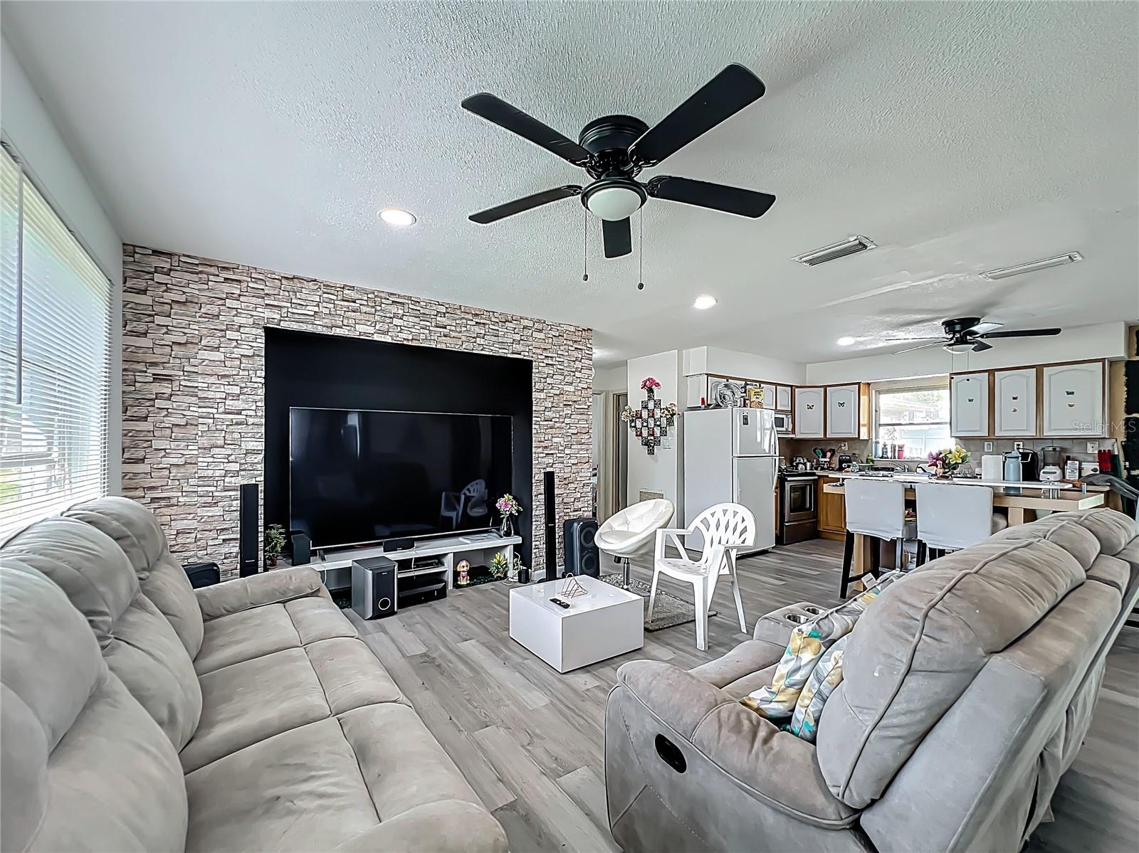 20 LAKE COURT LOOP