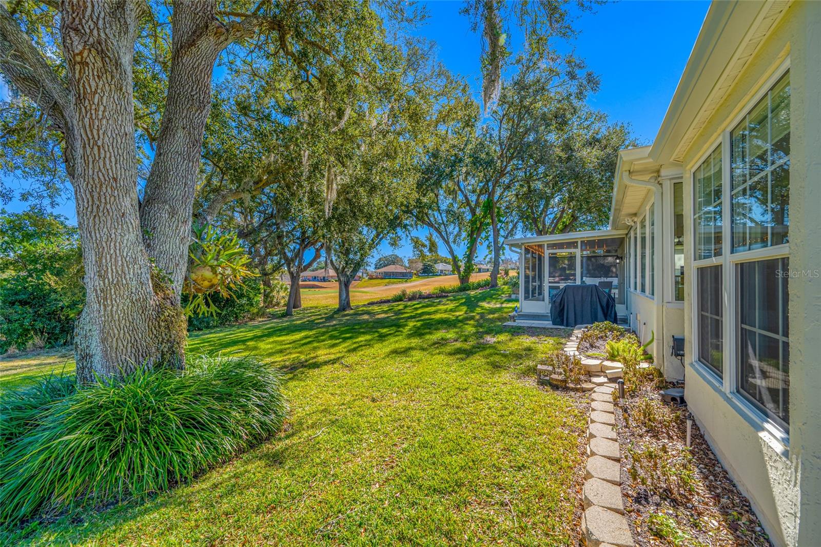 1611 HIGHLAND CLUB LANE