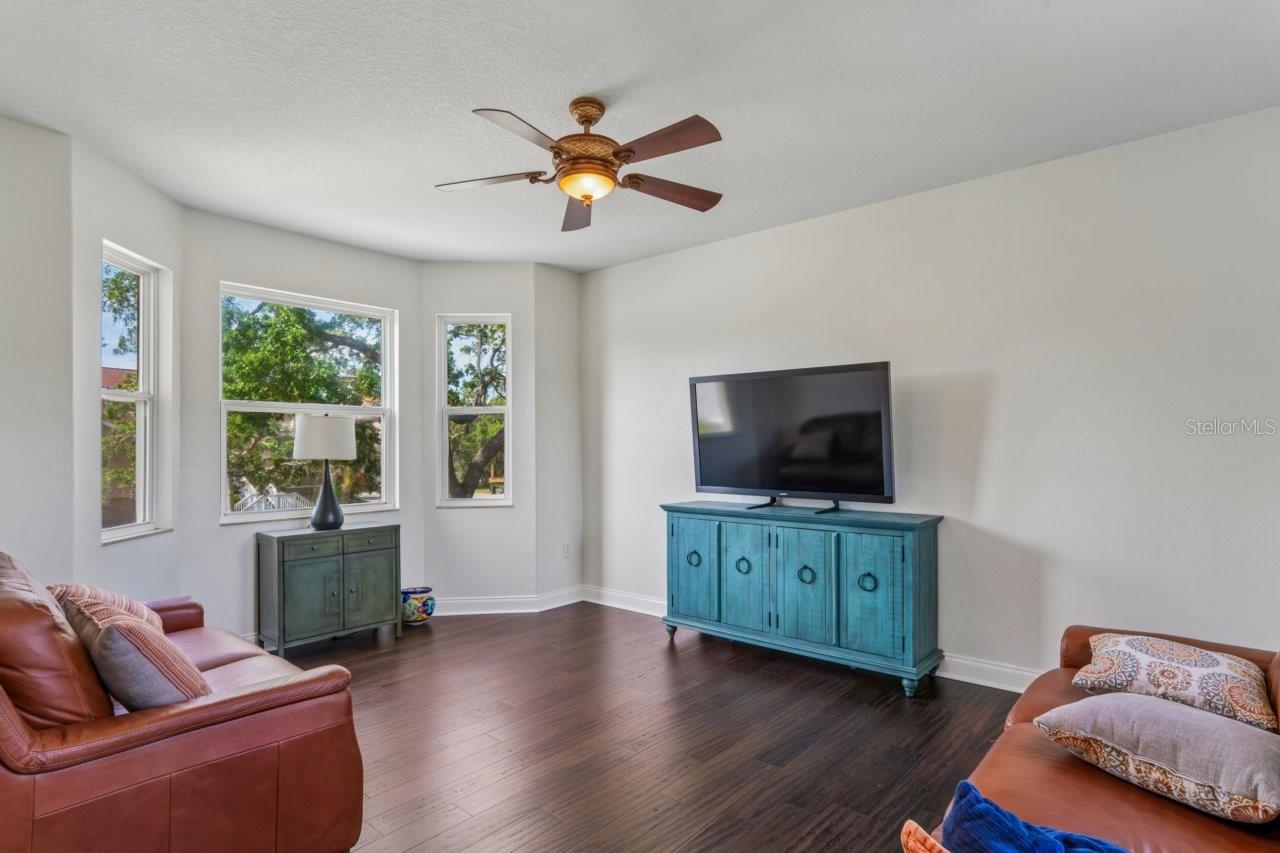 OYSTER BAYOU - Residential