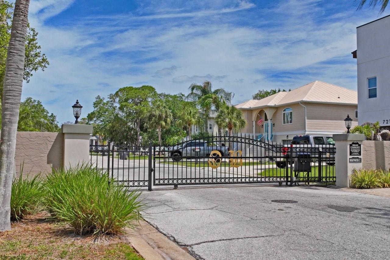 OYSTER BAYOU - Residential