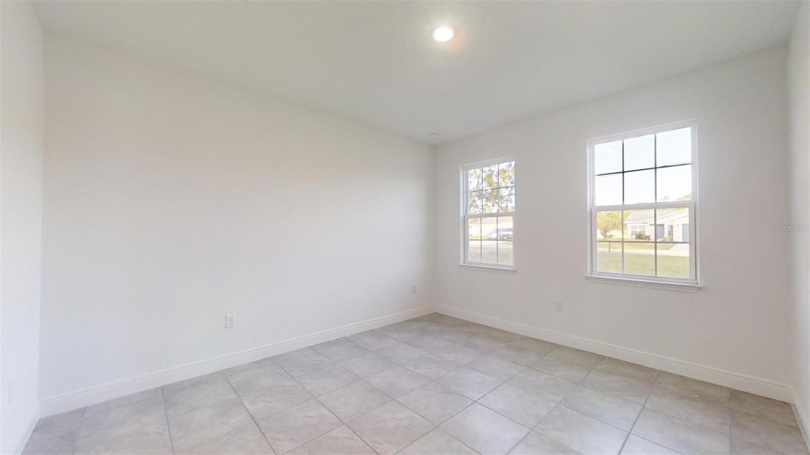 1774 W SKYLINE DRIVE