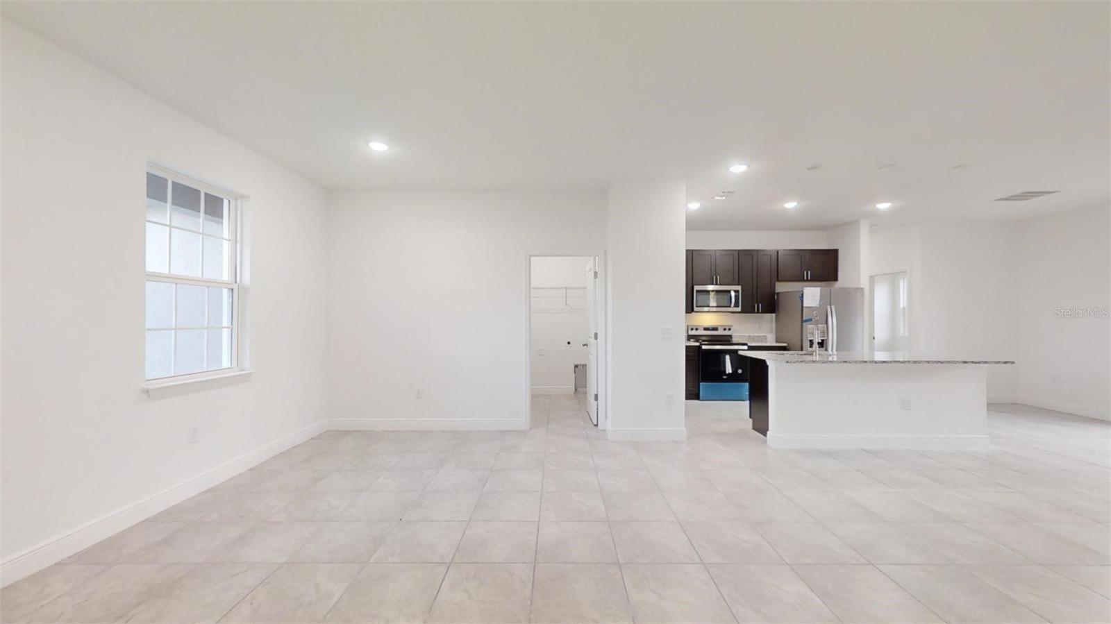 1774 W SKYLINE DRIVE