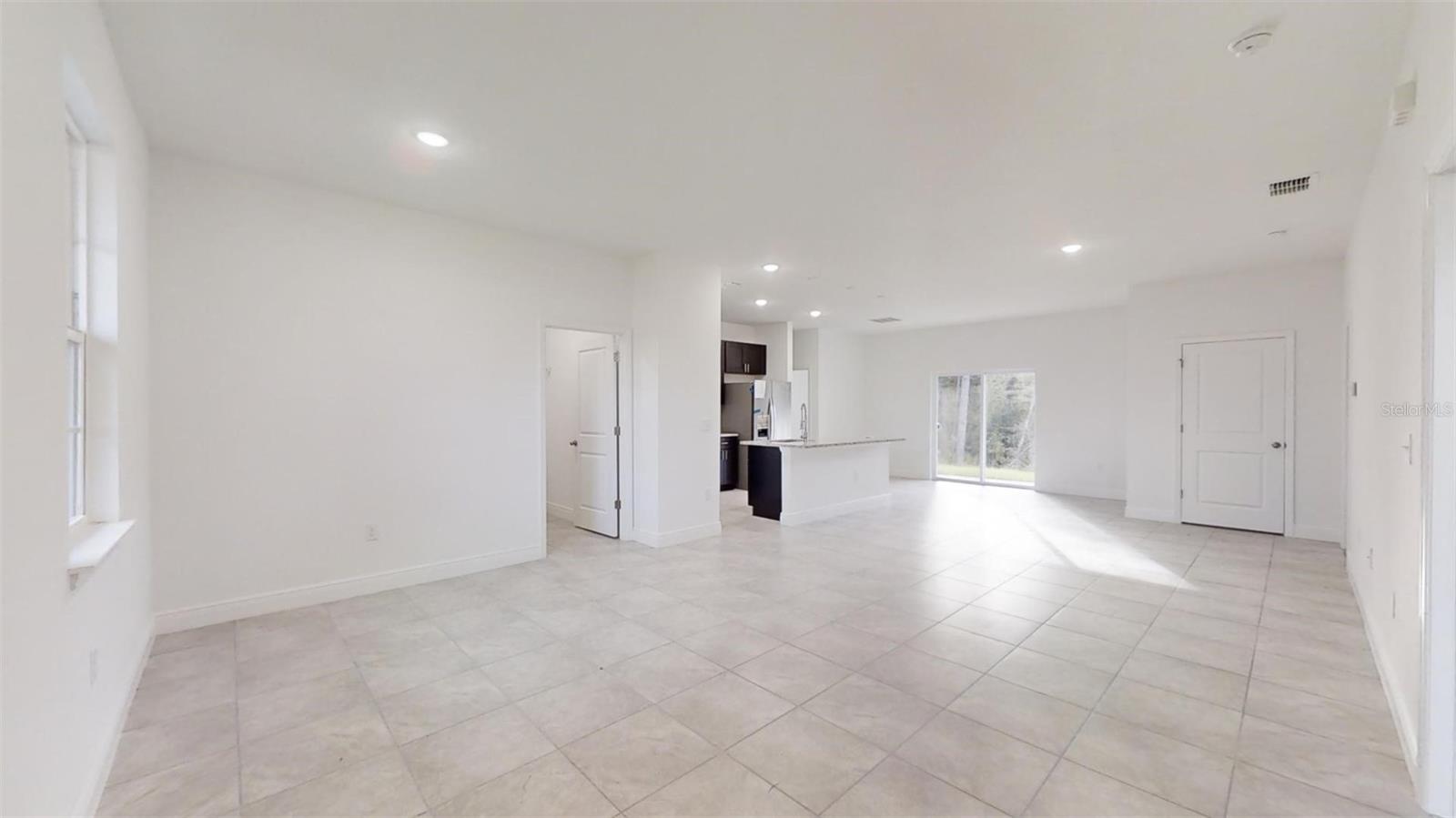 1774 W SKYLINE DRIVE