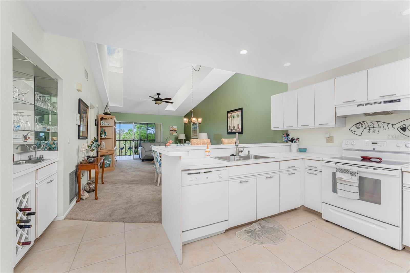 FIDDLERS GREEN CONDO 02 PH 02 - Residential