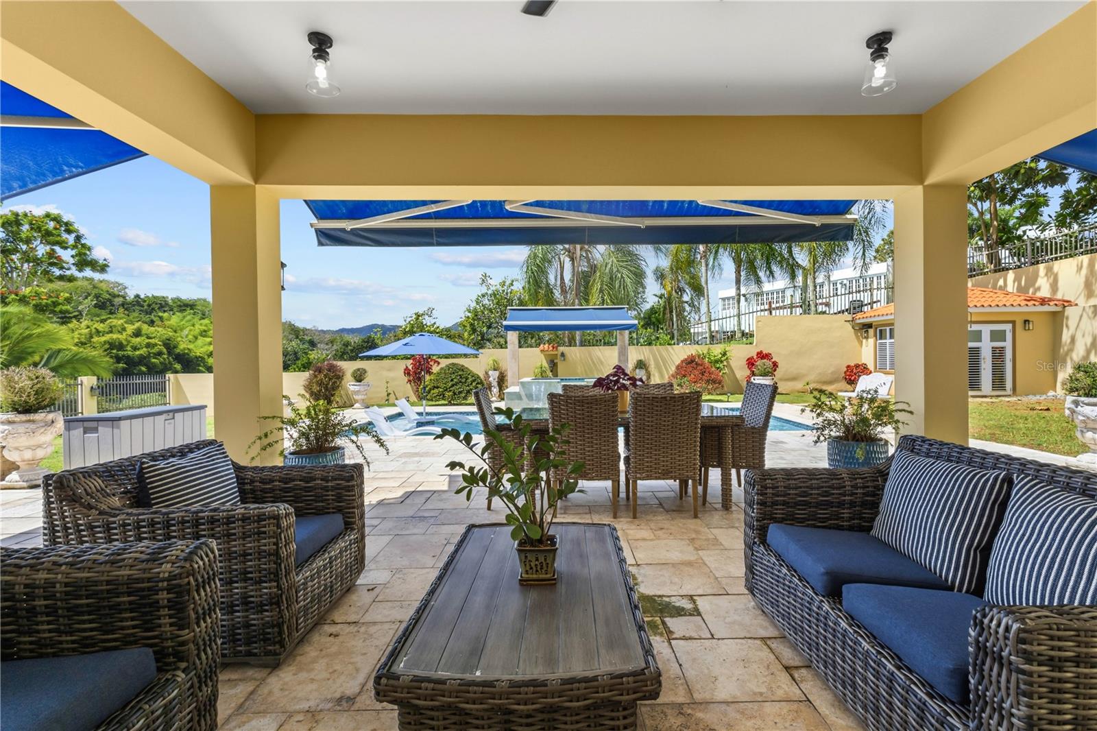 VALLE ESCONDIDO - Residential