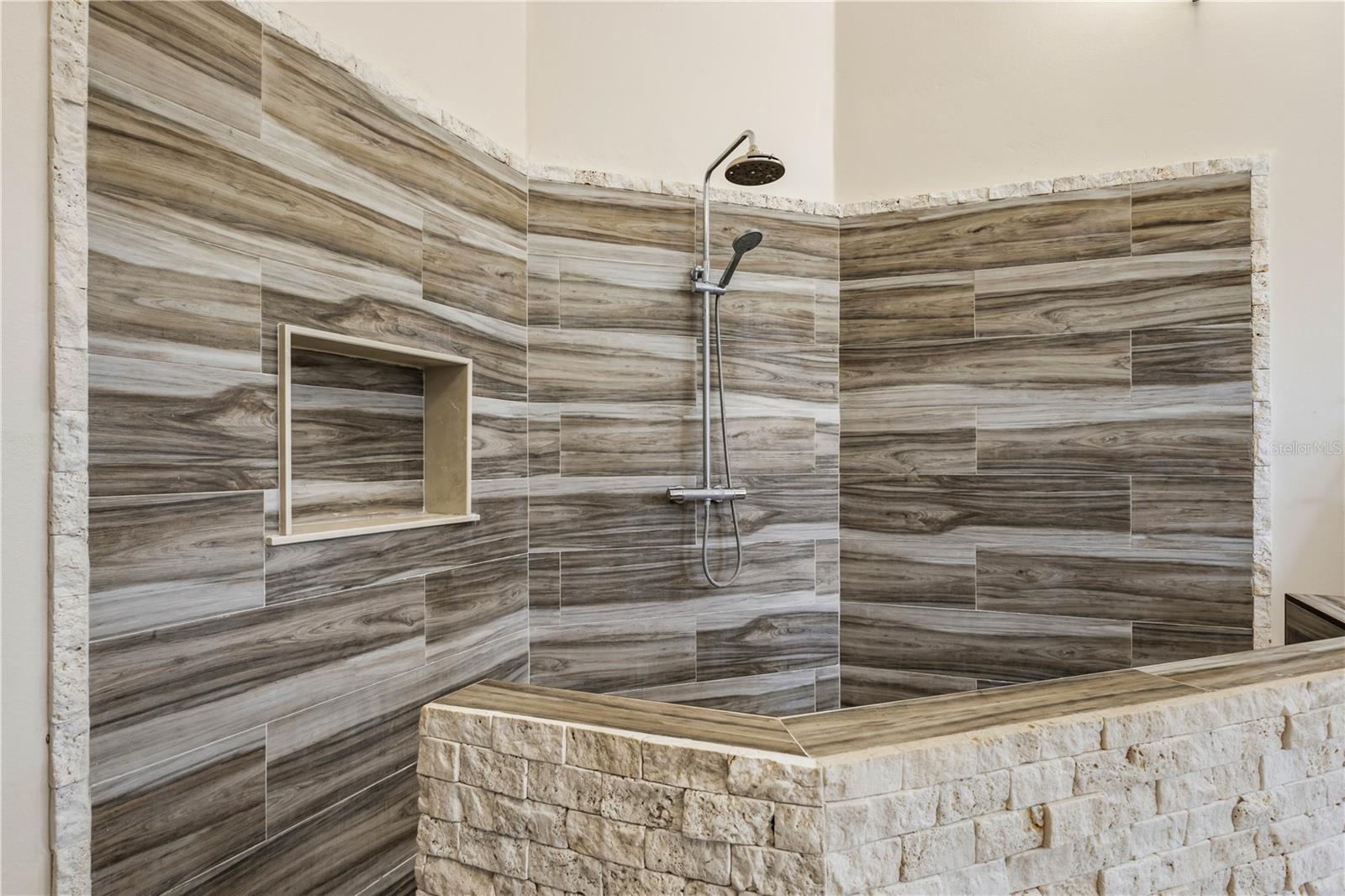 VALLE ESCONDIDO - Residential