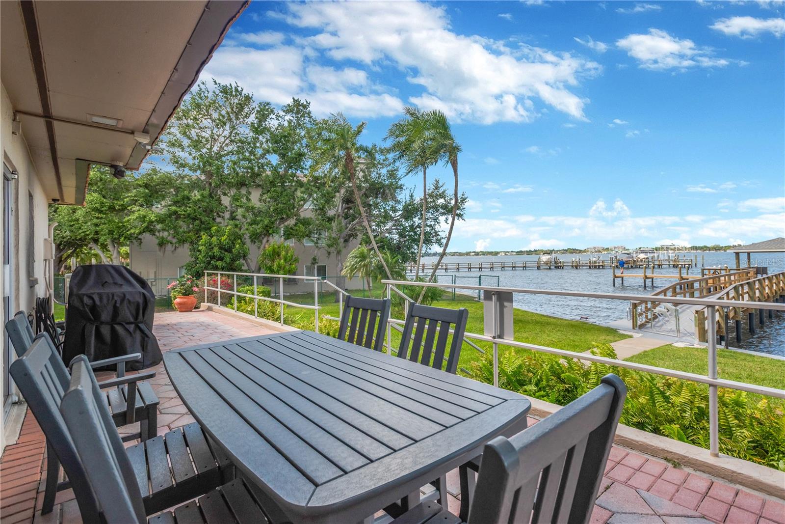 RIVER OAKS SEC B - Residential