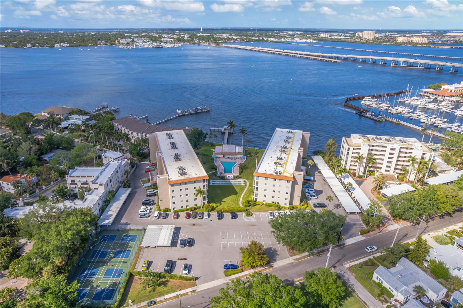 RIVER OAKS SEC B - Residential