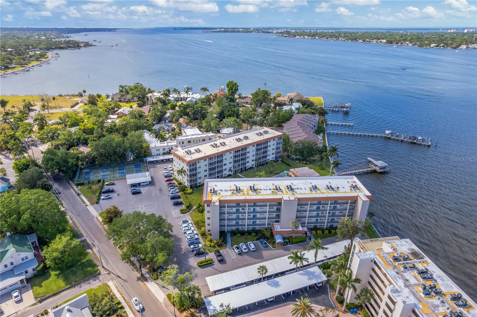 RIVER OAKS SEC B - Residential