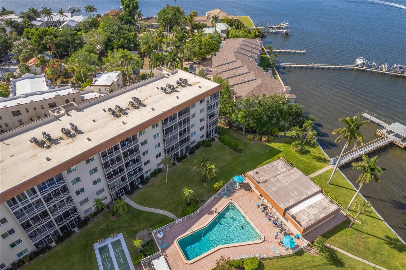 RIVER OAKS SEC B - Residential