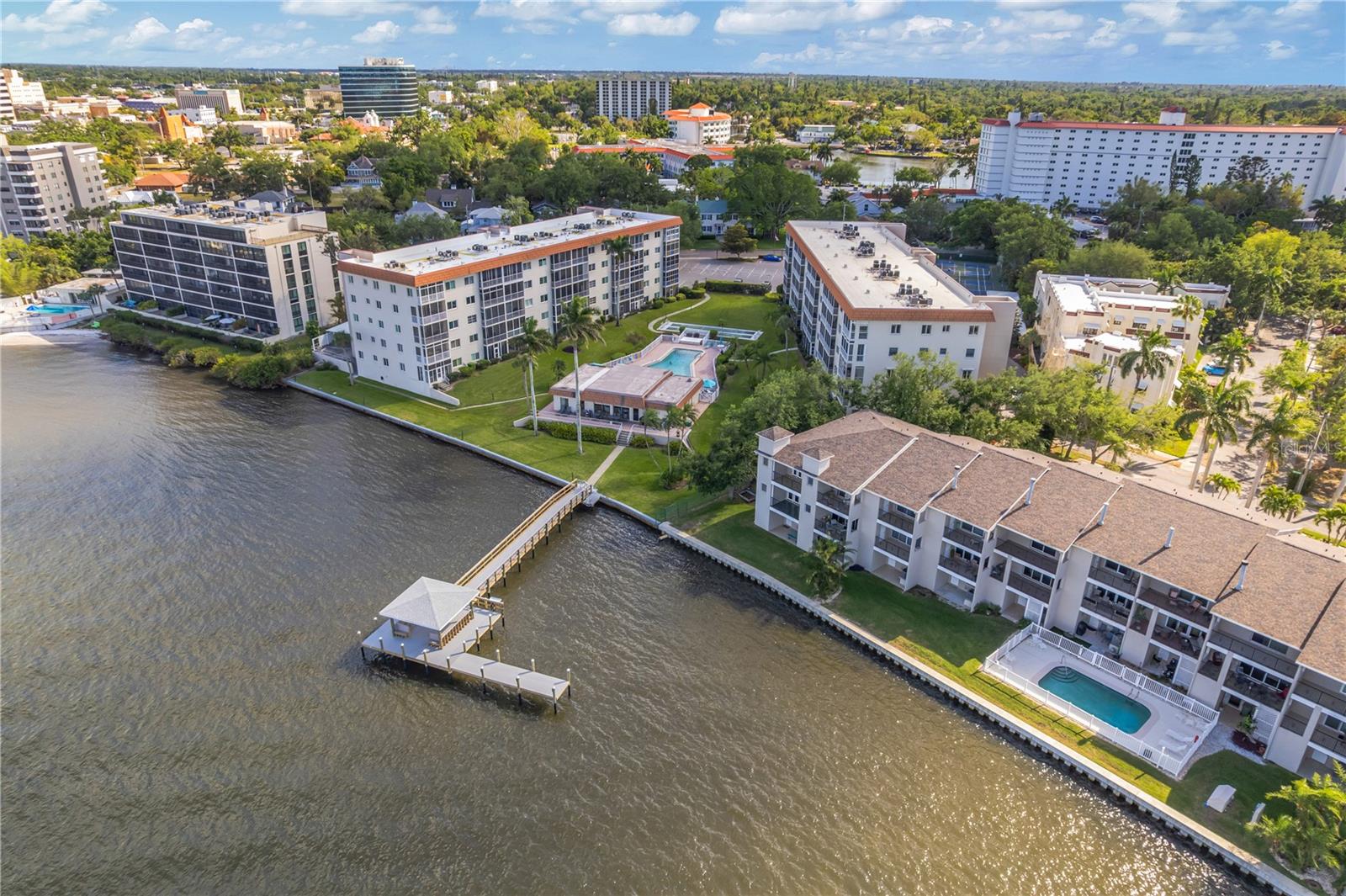 RIVER OAKS SEC B - Residential