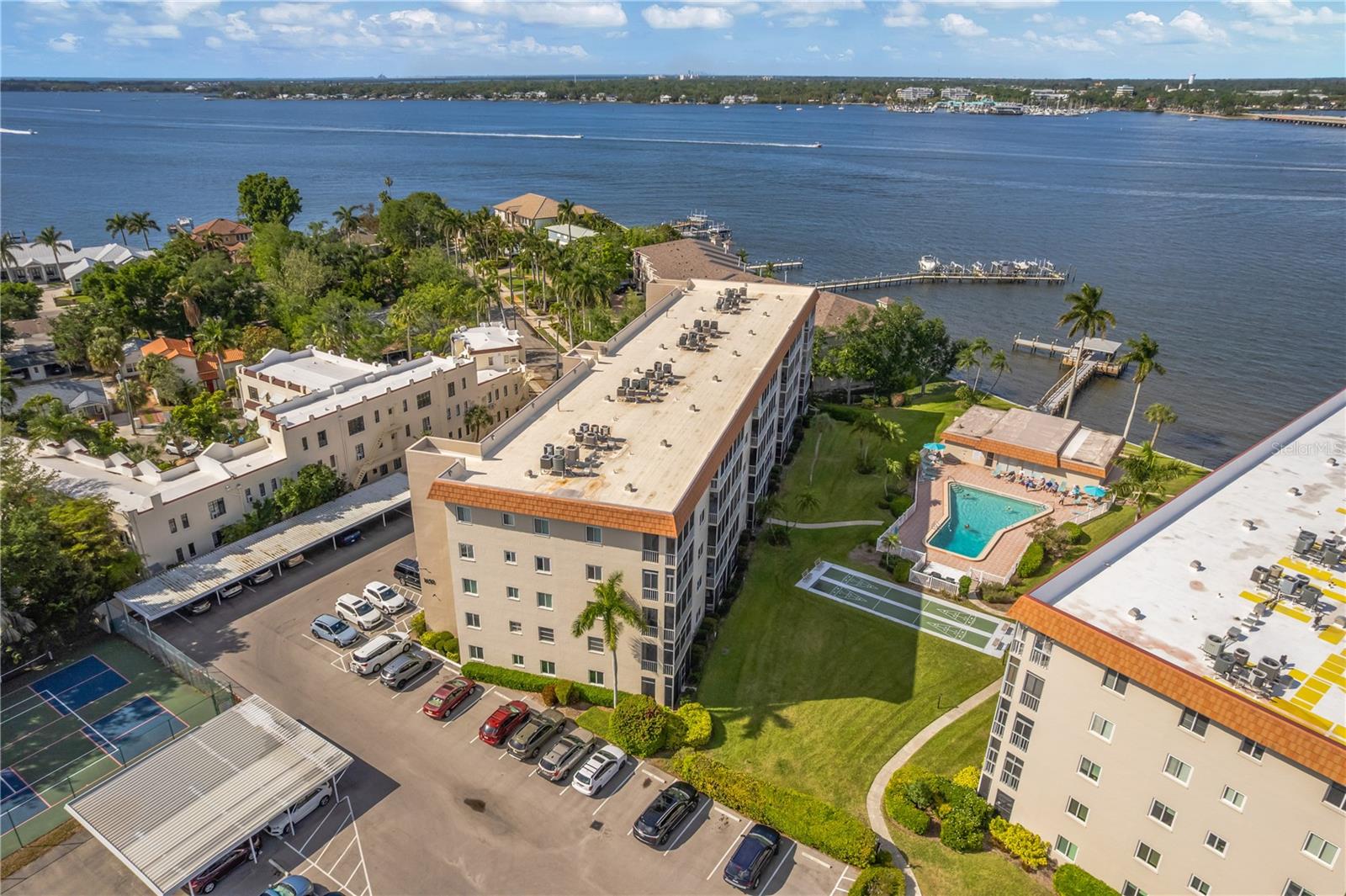 RIVER OAKS SEC B - Residential