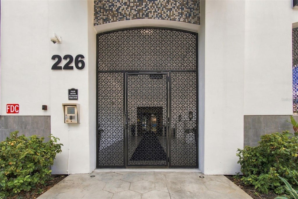 Photo of 226 5th Avenue N #M05, St Petersburg, FL 33701 (MLS # TB8553167)