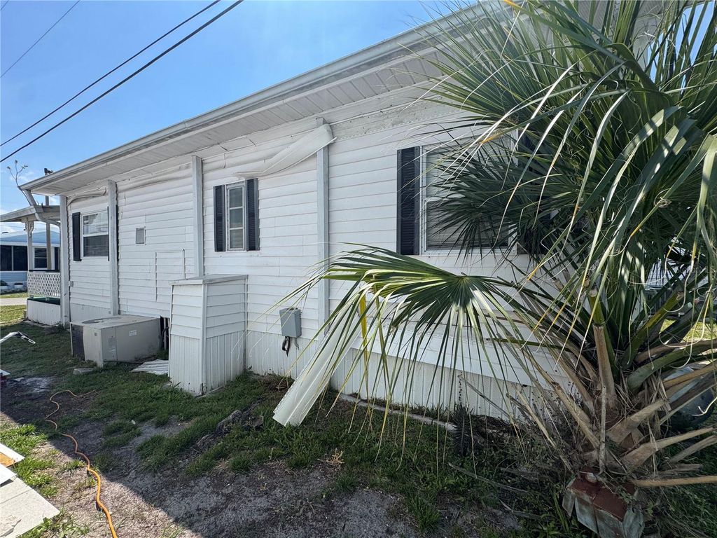 Photo of 2049 Champion Street, Sarasota, FL 34231 (MLS # A4688156)