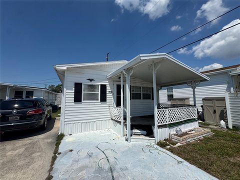 Photo of 2049 Champion Street, Sarasota, FL 34231 (MLS # A4688156)