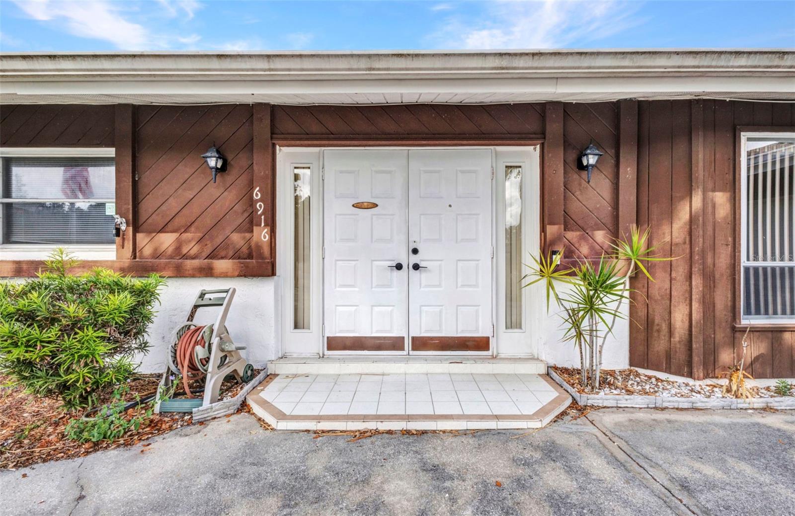 6916 REX LANE