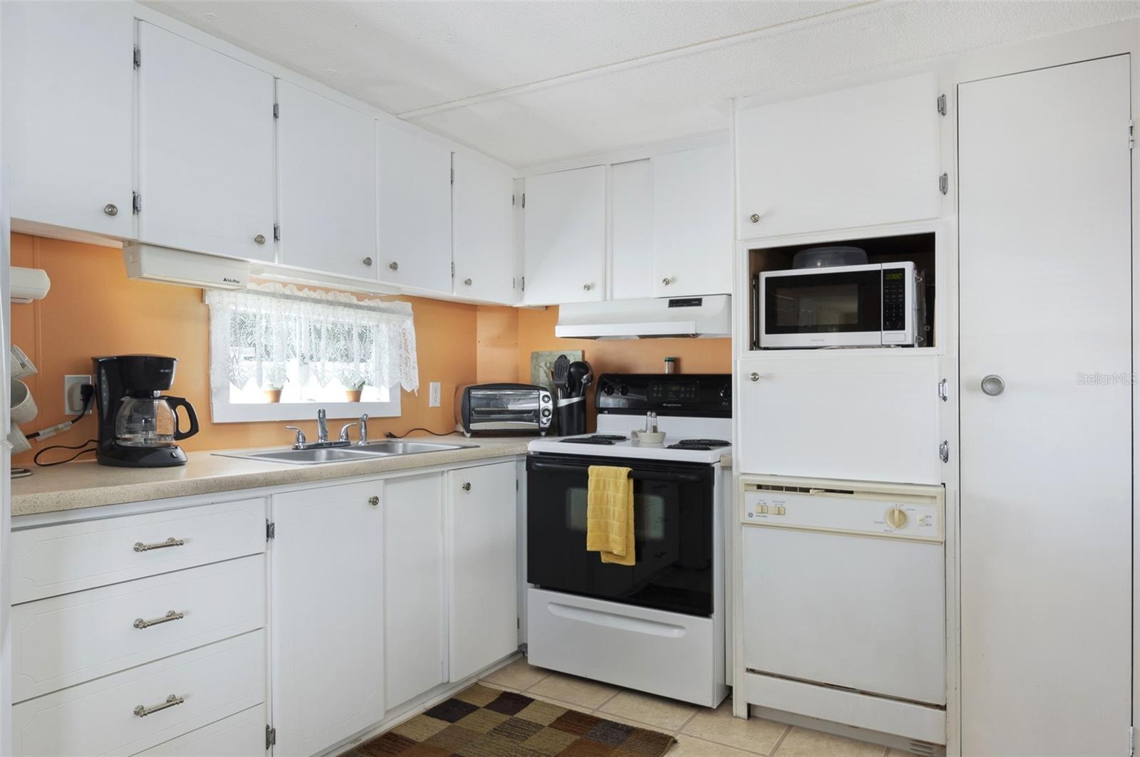 MAGNOLIA MANOR MOBILE HOME PARK UNREC - Residential