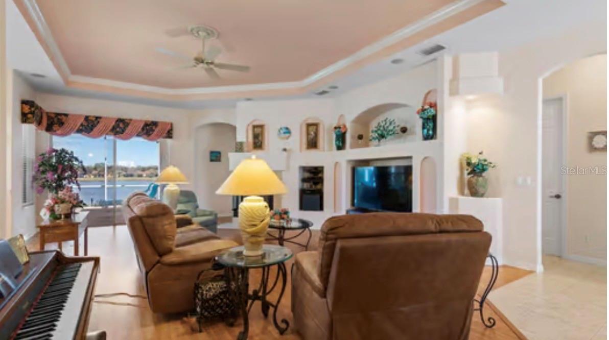 HIDDEN LAKES - Residential