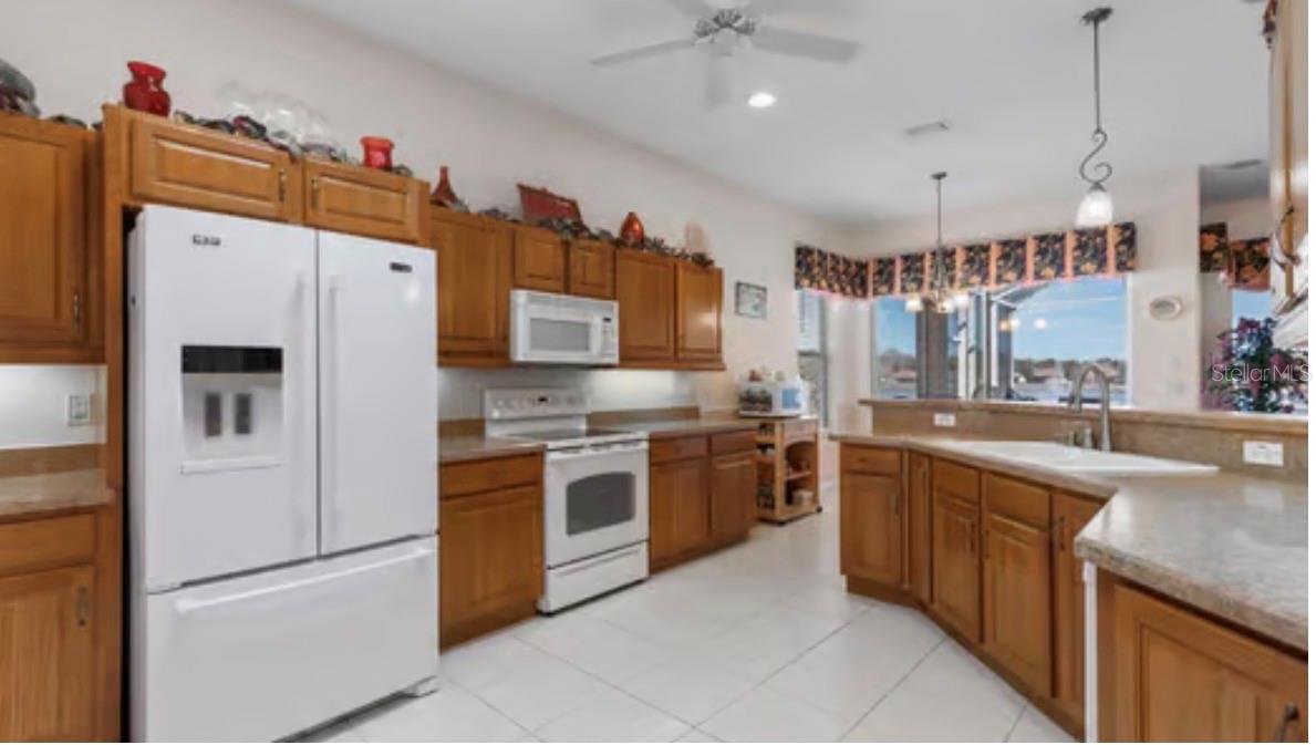 HIDDEN LAKES - Residential