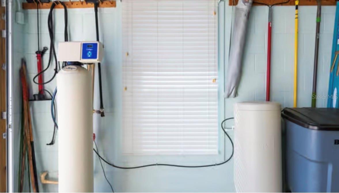 HIDDEN LAKES - Residential