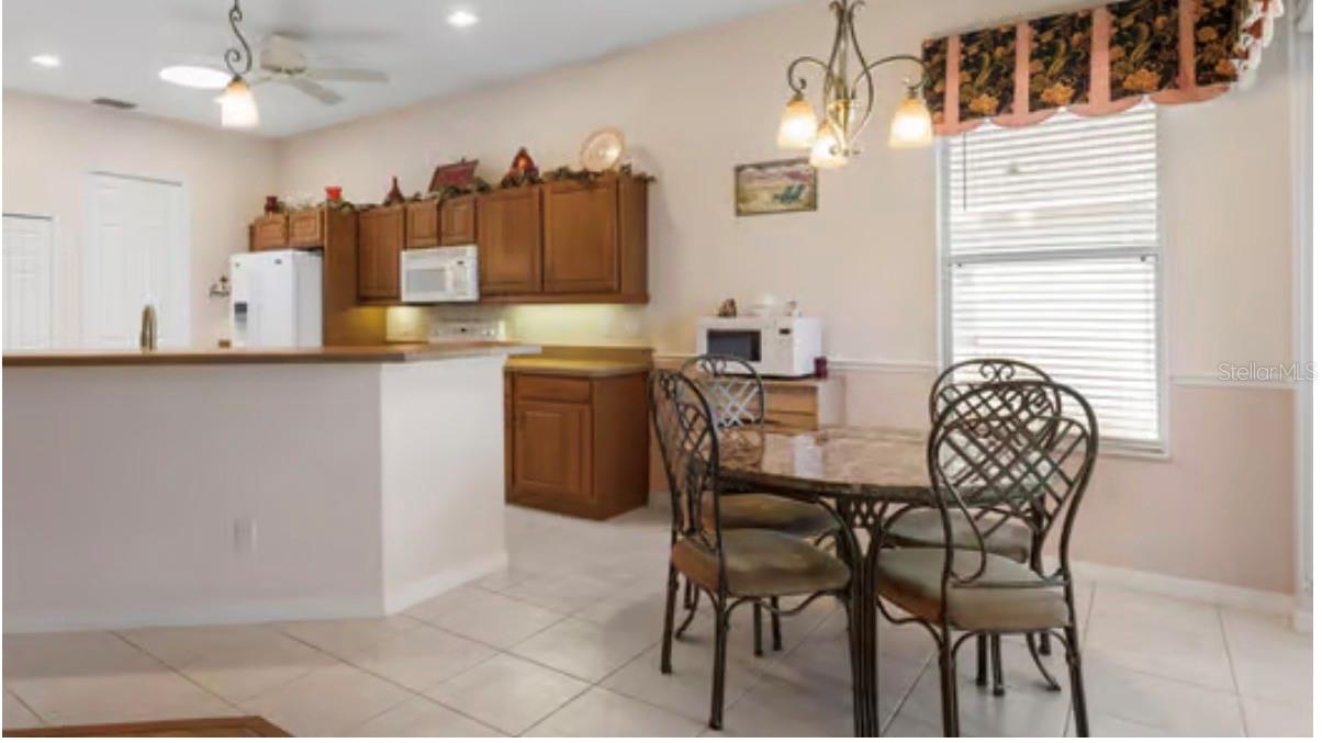 HIDDEN LAKES - Residential