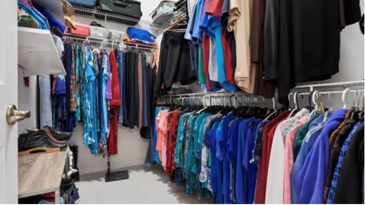 HIDDEN LAKES - Residential