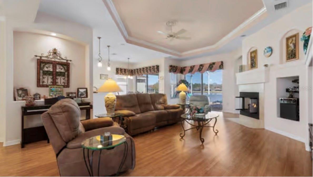 HIDDEN LAKES - Residential