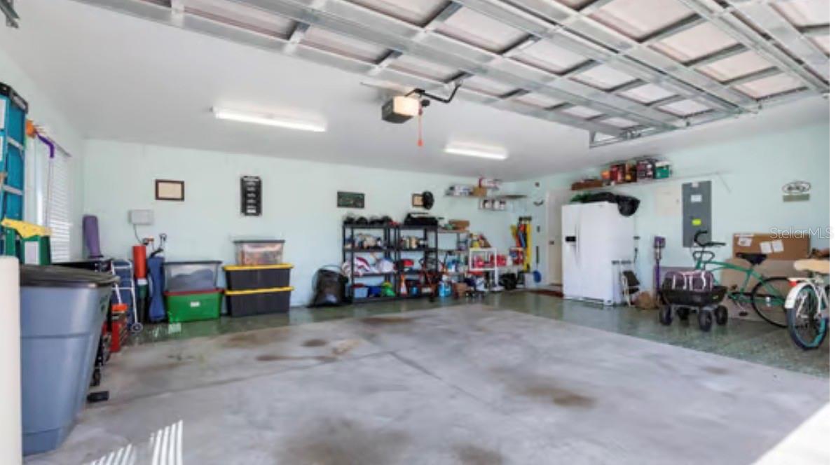 HIDDEN LAKES - Residential