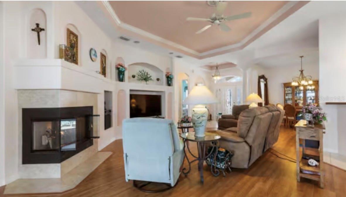 HIDDEN LAKES - Residential