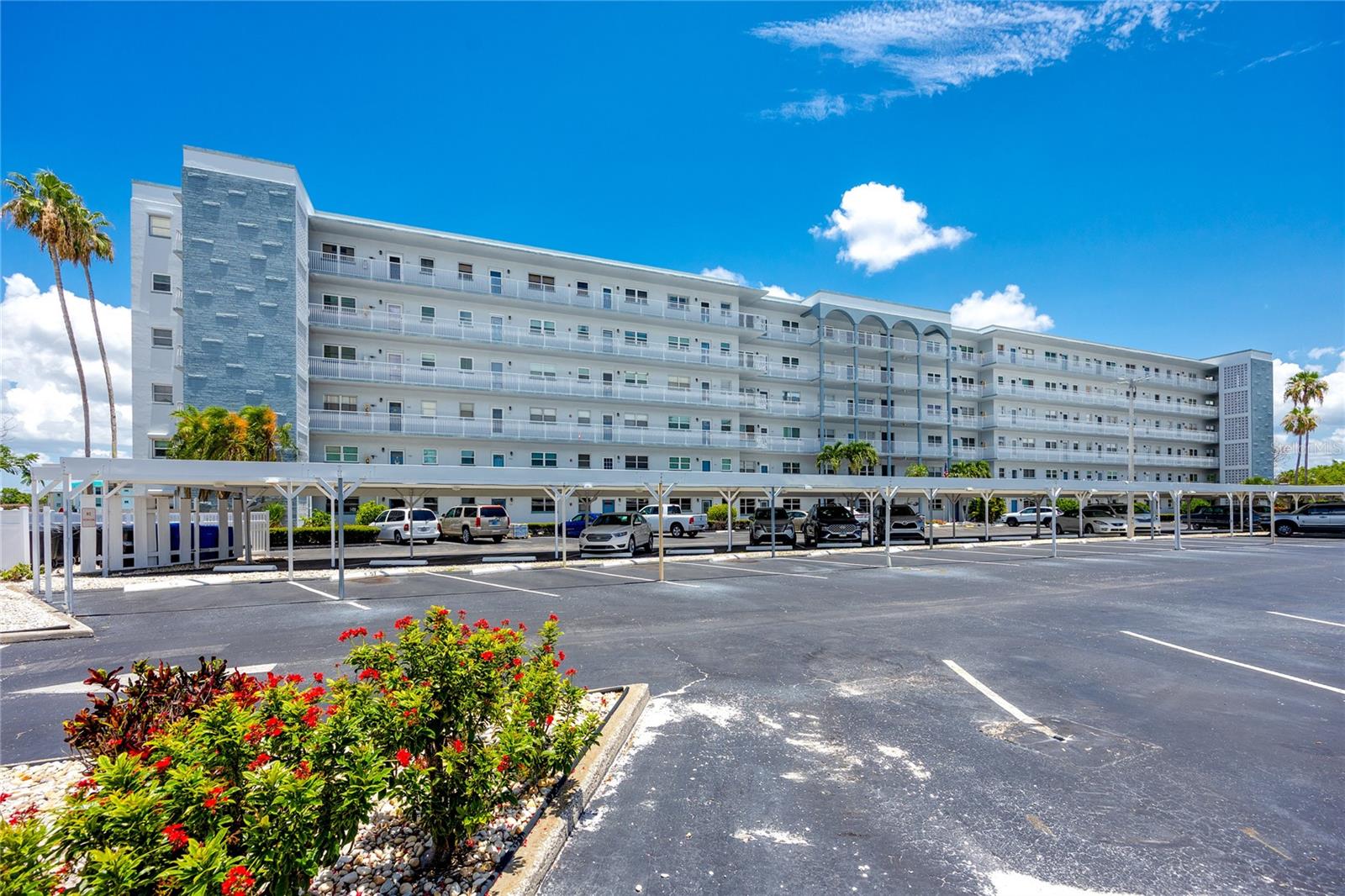 5925 SHORE BOULEVARD S 503