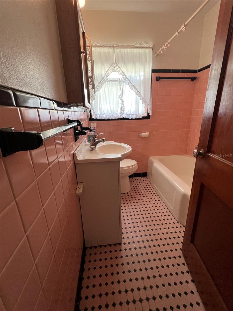 PASADENA GARDENS GULFVIEW SEC BLK 24, LOT 6 - Residential