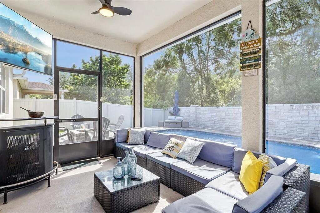 CREEKSTONE - Residential