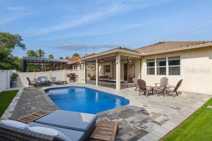 CREEKSTONE - Residential