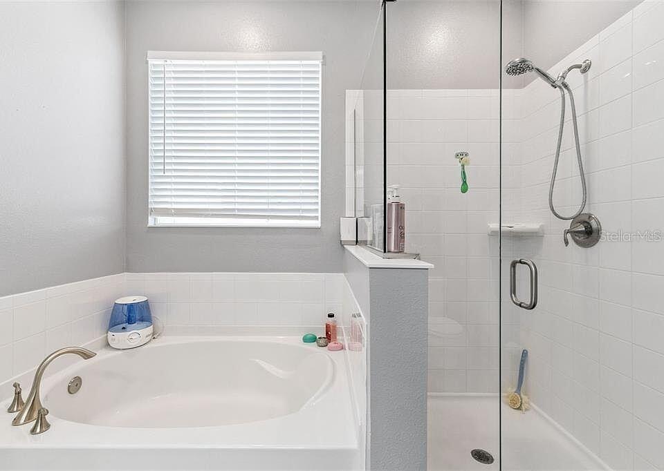 CREEKSTONE - Residential