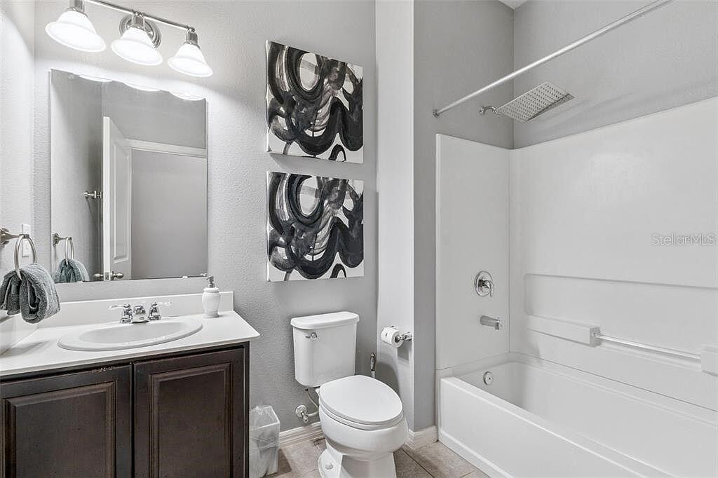 CREEKSTONE - Residential