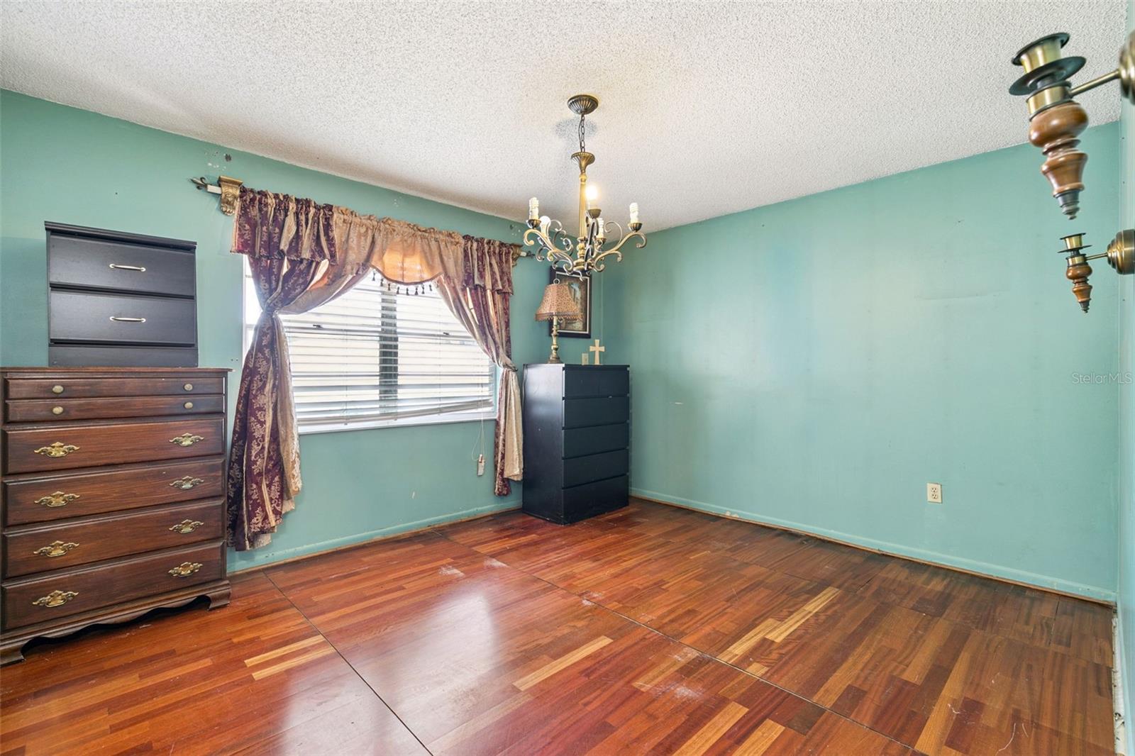 SOUTH POINTE - Residential