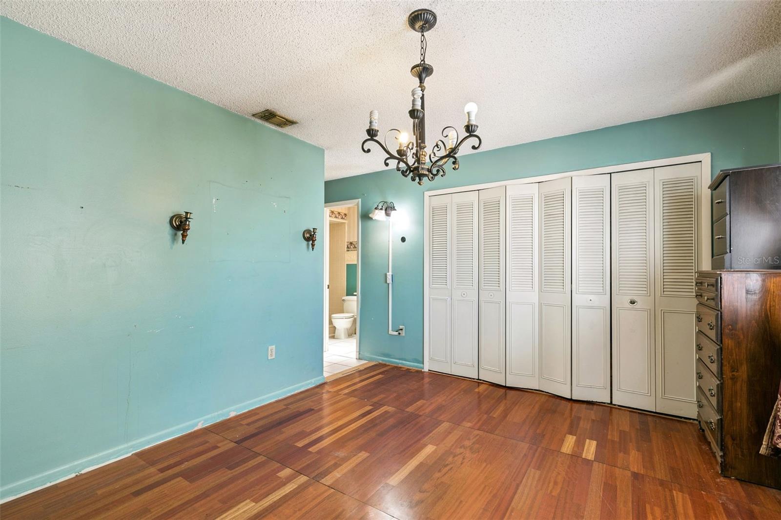 SOUTH POINTE - Residential
