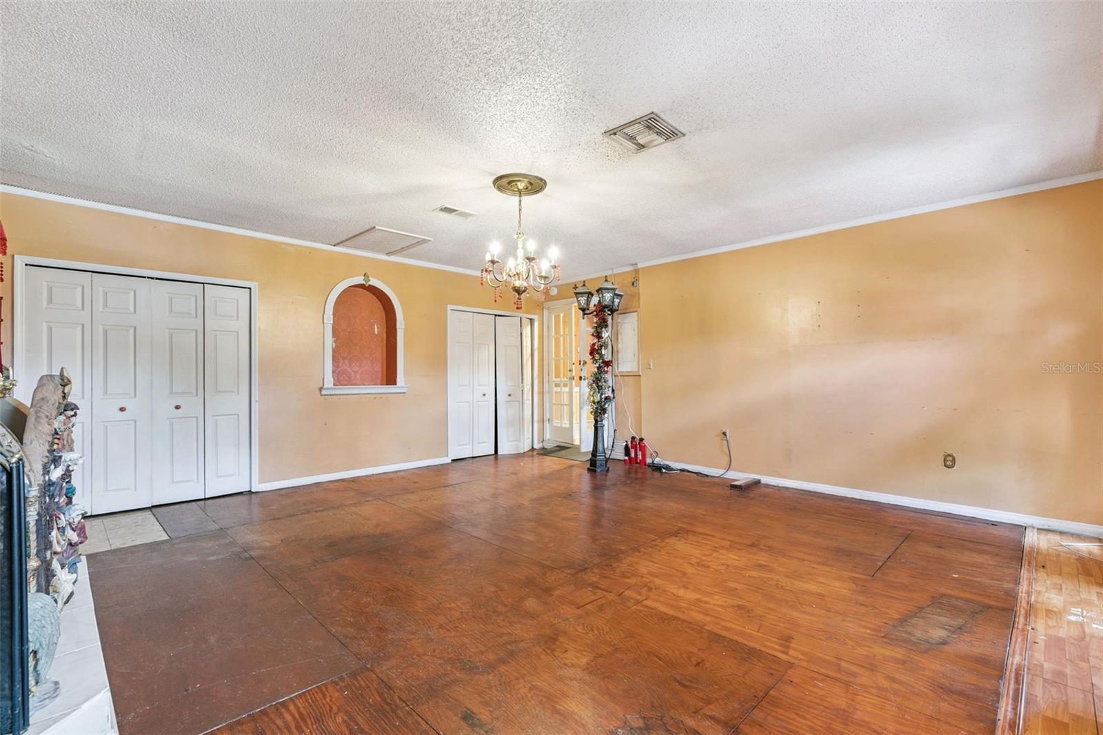 SOUTH POINTE - Residential