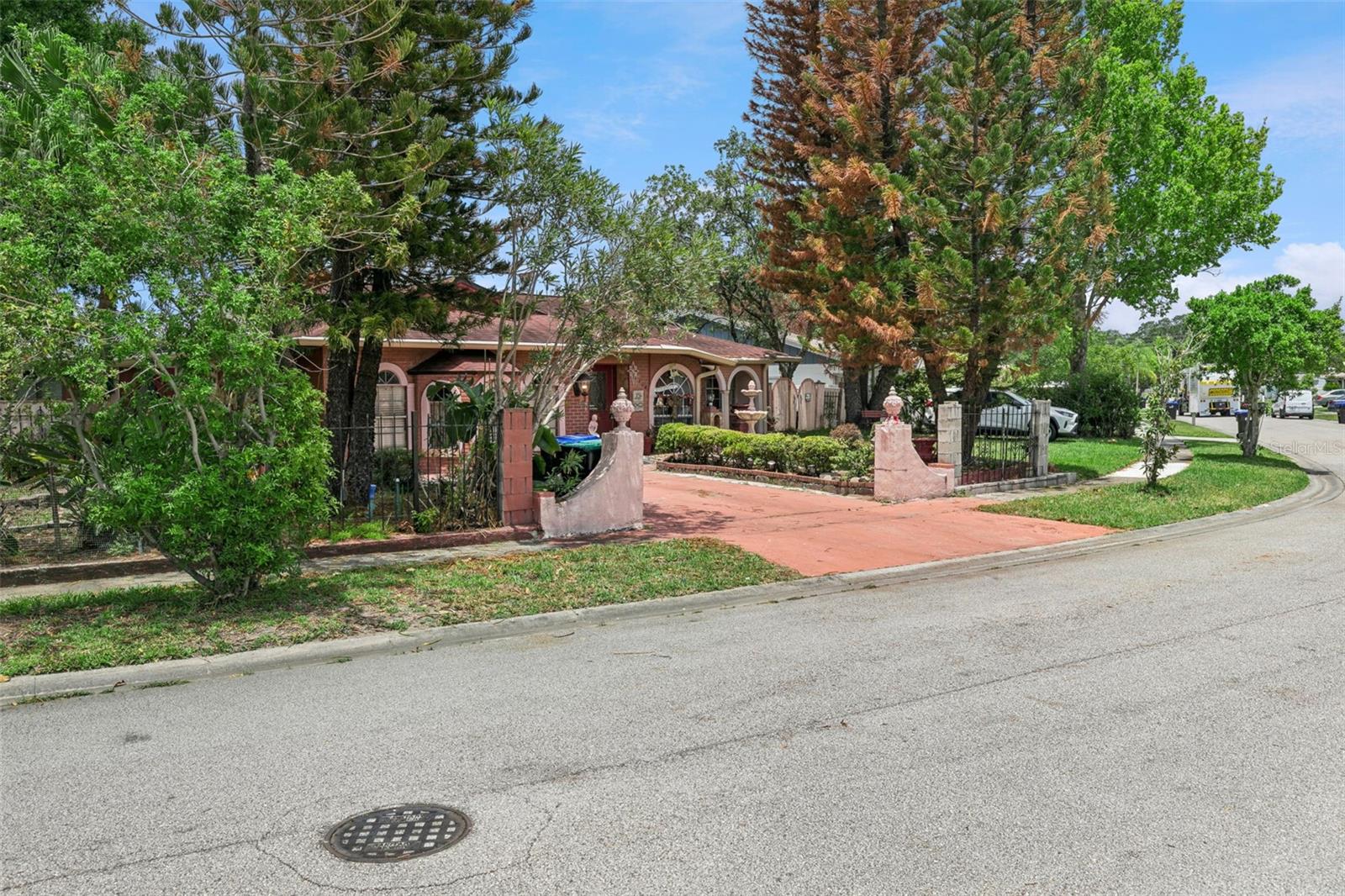 SOUTH POINTE - Residential