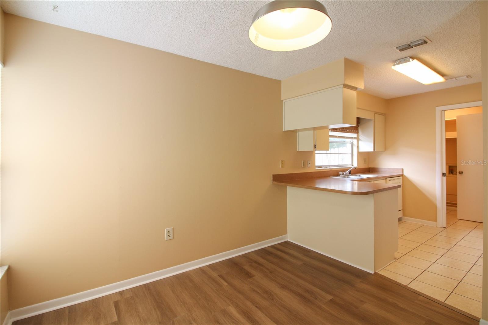 SEVEN ACRES - Residential Lease