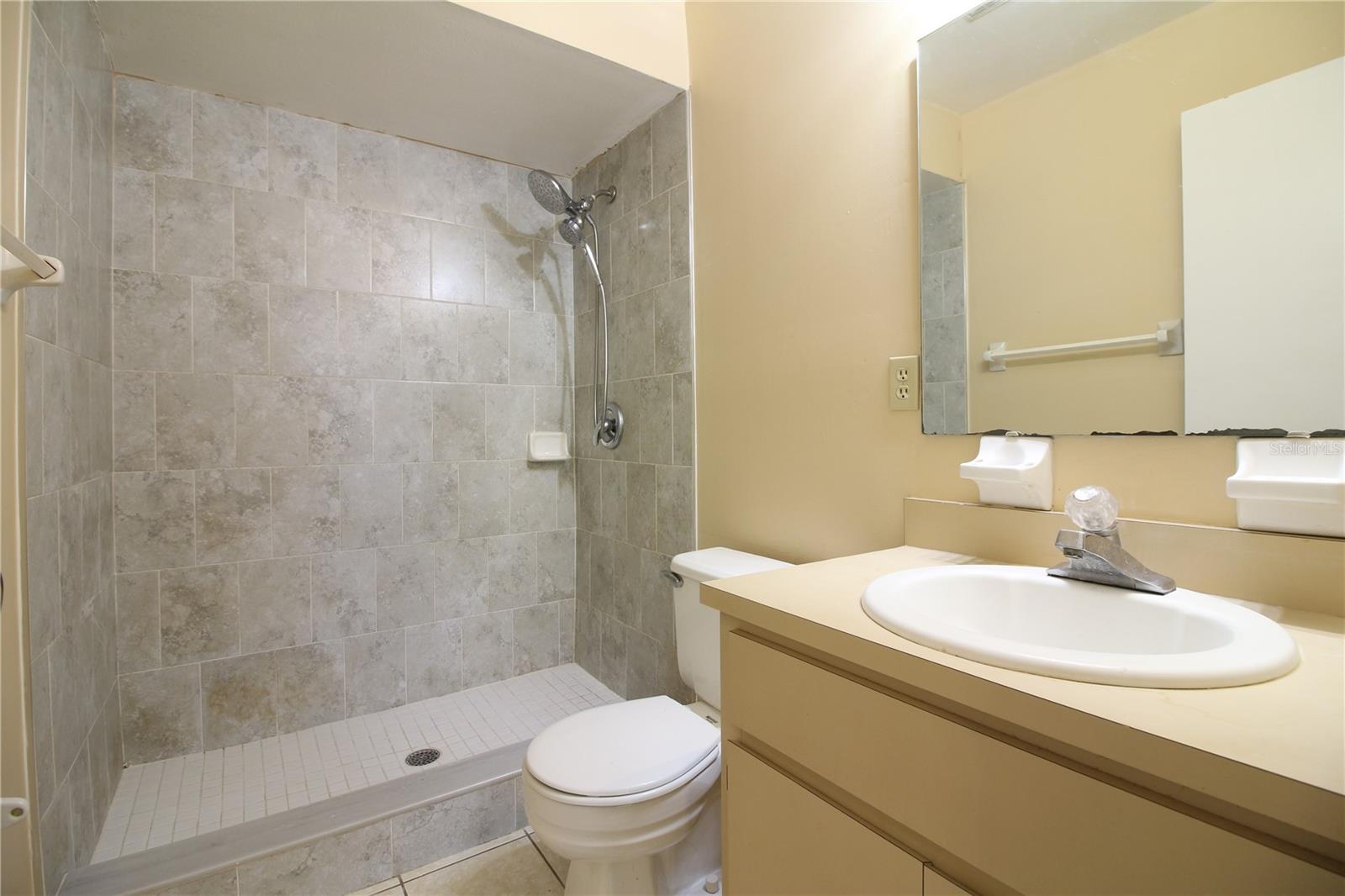 SEVEN ACRES - Residential Lease