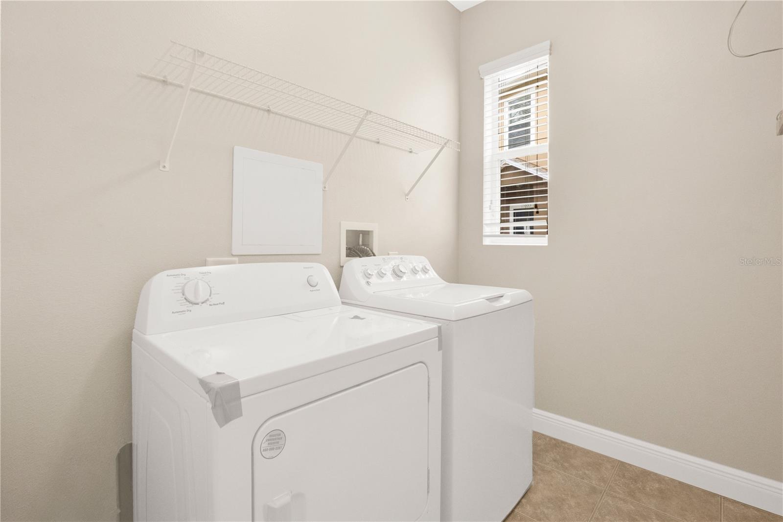 TUCKER OAKS - Residential