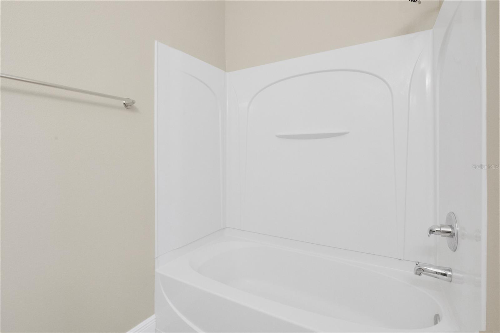 TUCKER OAKS - Residential